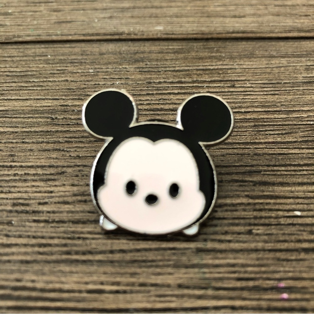 Disney Official Trading Pin: Tsum Tsum: Mickey Mouse
